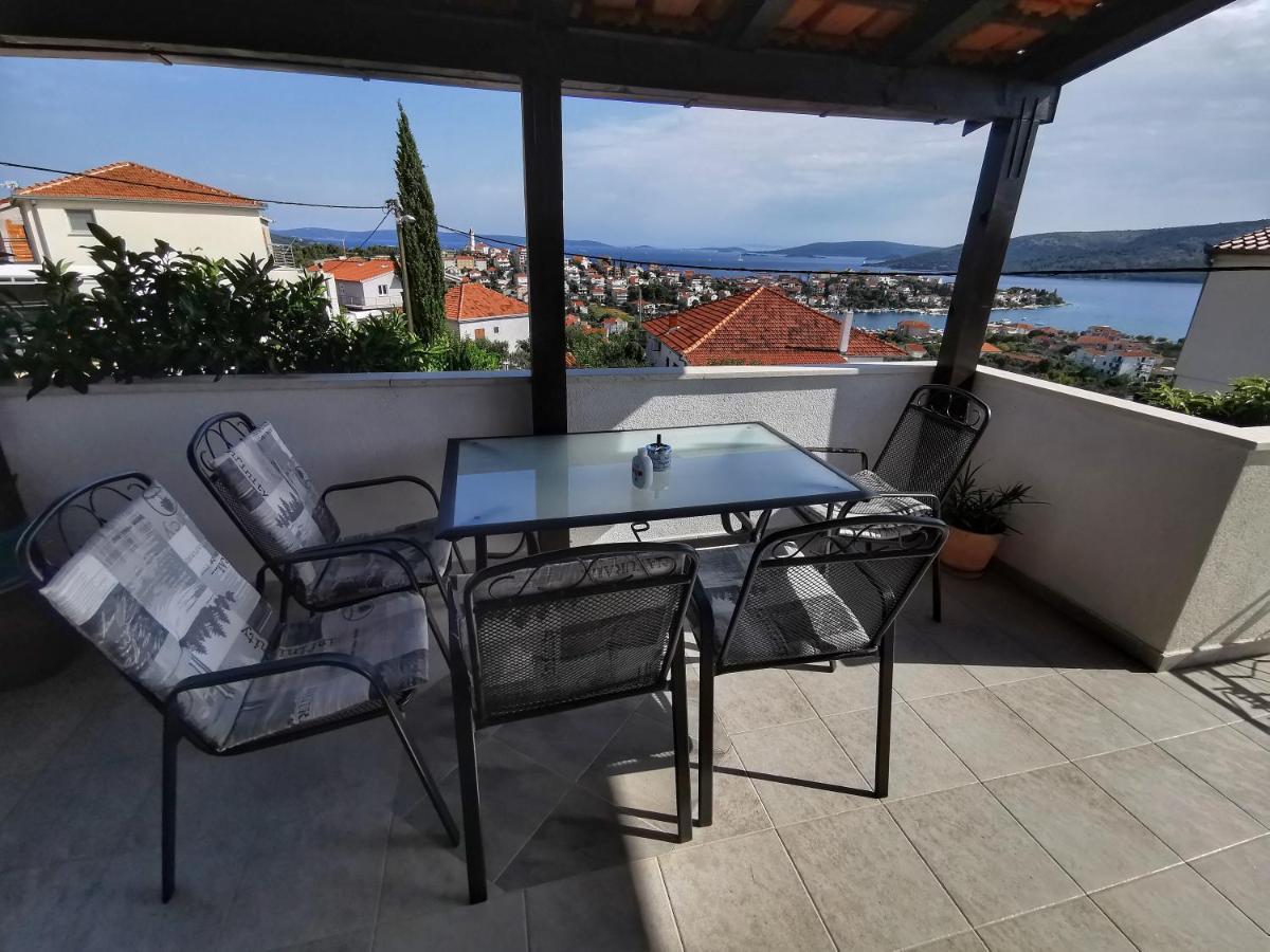 Apartments Plejic Seget Vranjica Buitenkant foto