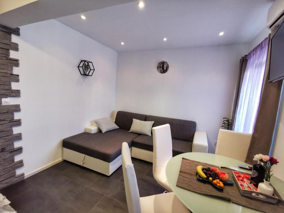 Apartments Plejic Seget Vranjica Buitenkant foto