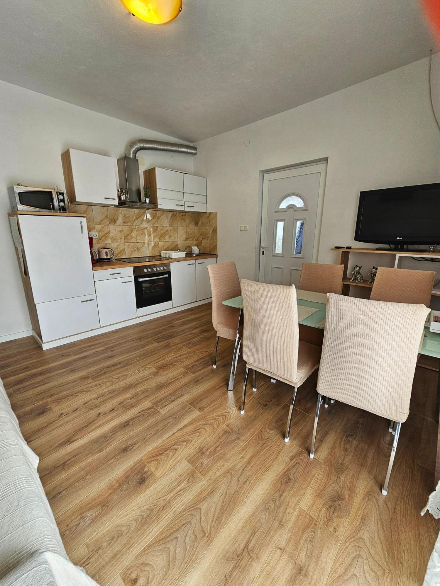 Apartments Plejic Seget Vranjica Buitenkant foto