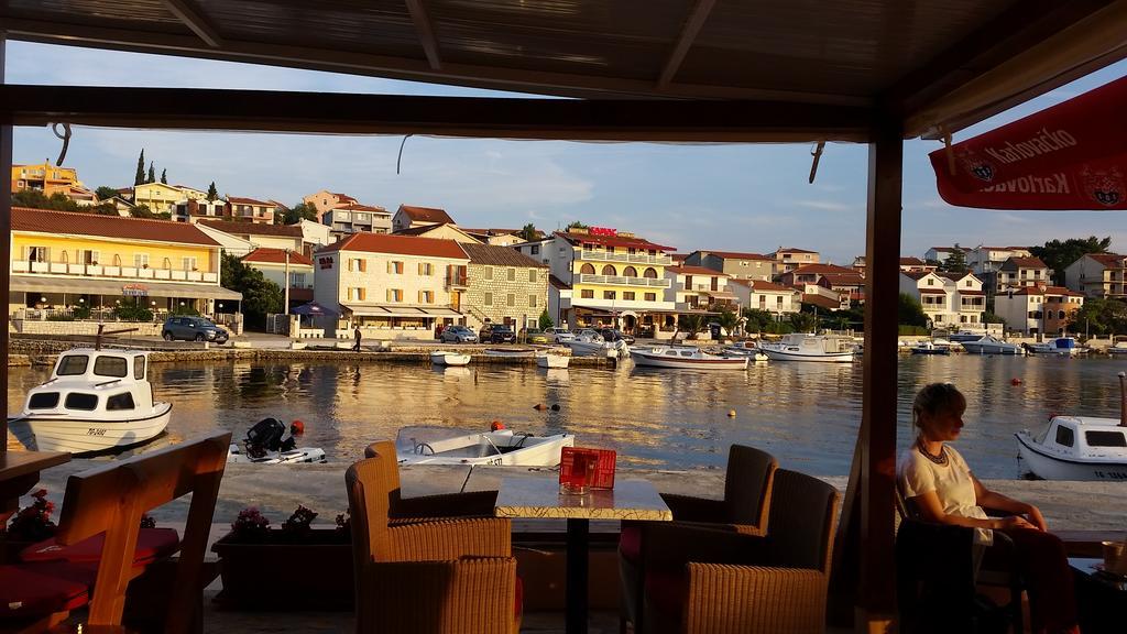 Apartments Plejic Seget Vranjica Buitenkant foto