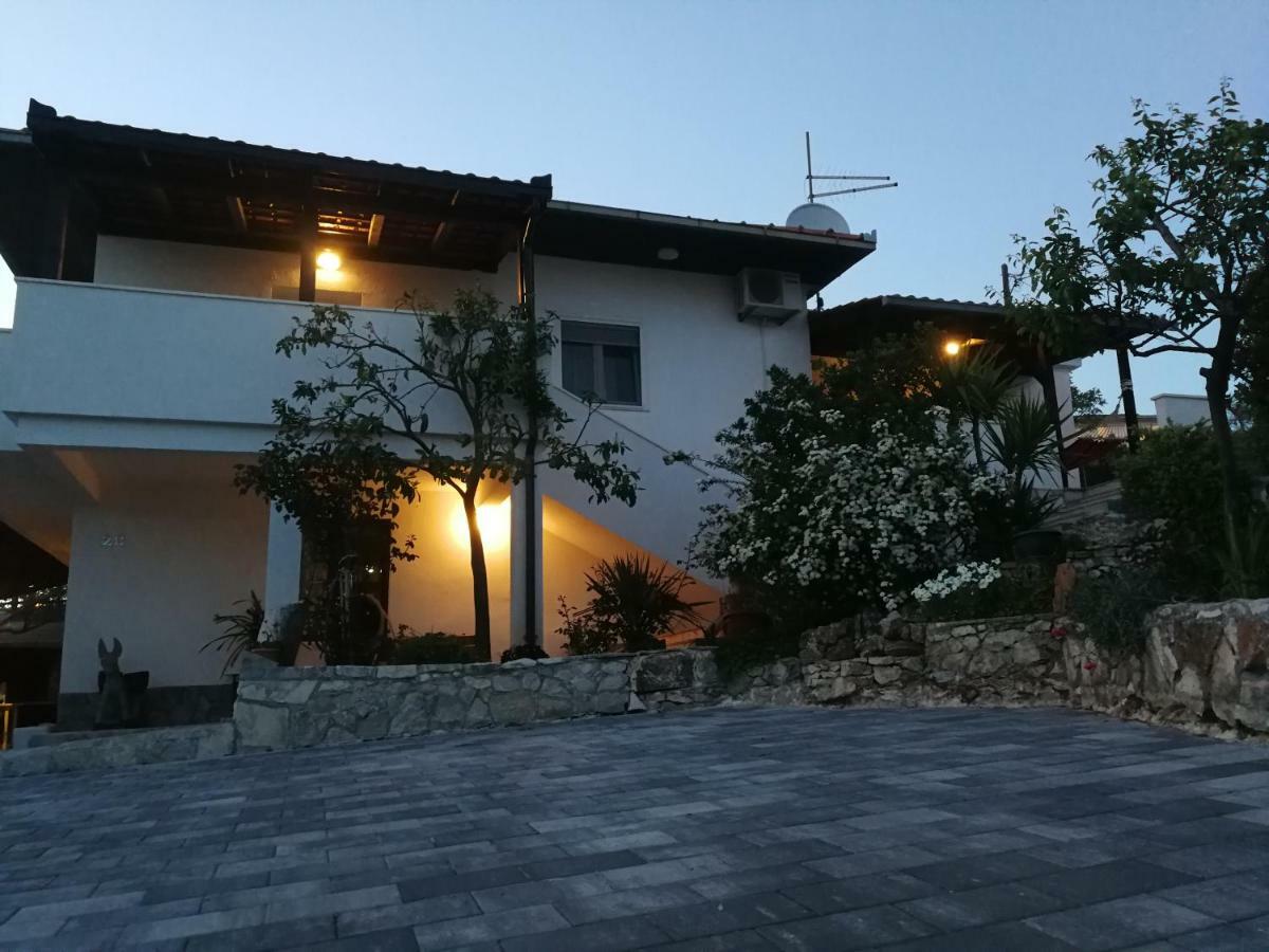 Apartments Plejic Seget Vranjica Buitenkant foto